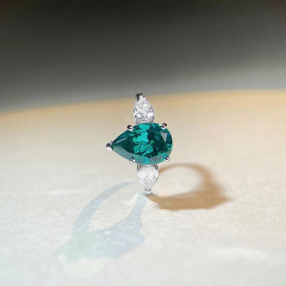 Pear-Cut Diamond & Emerald Moissanite Ring | Solid Platinum PT950 | Luxury Bridal Fine Jewelry
