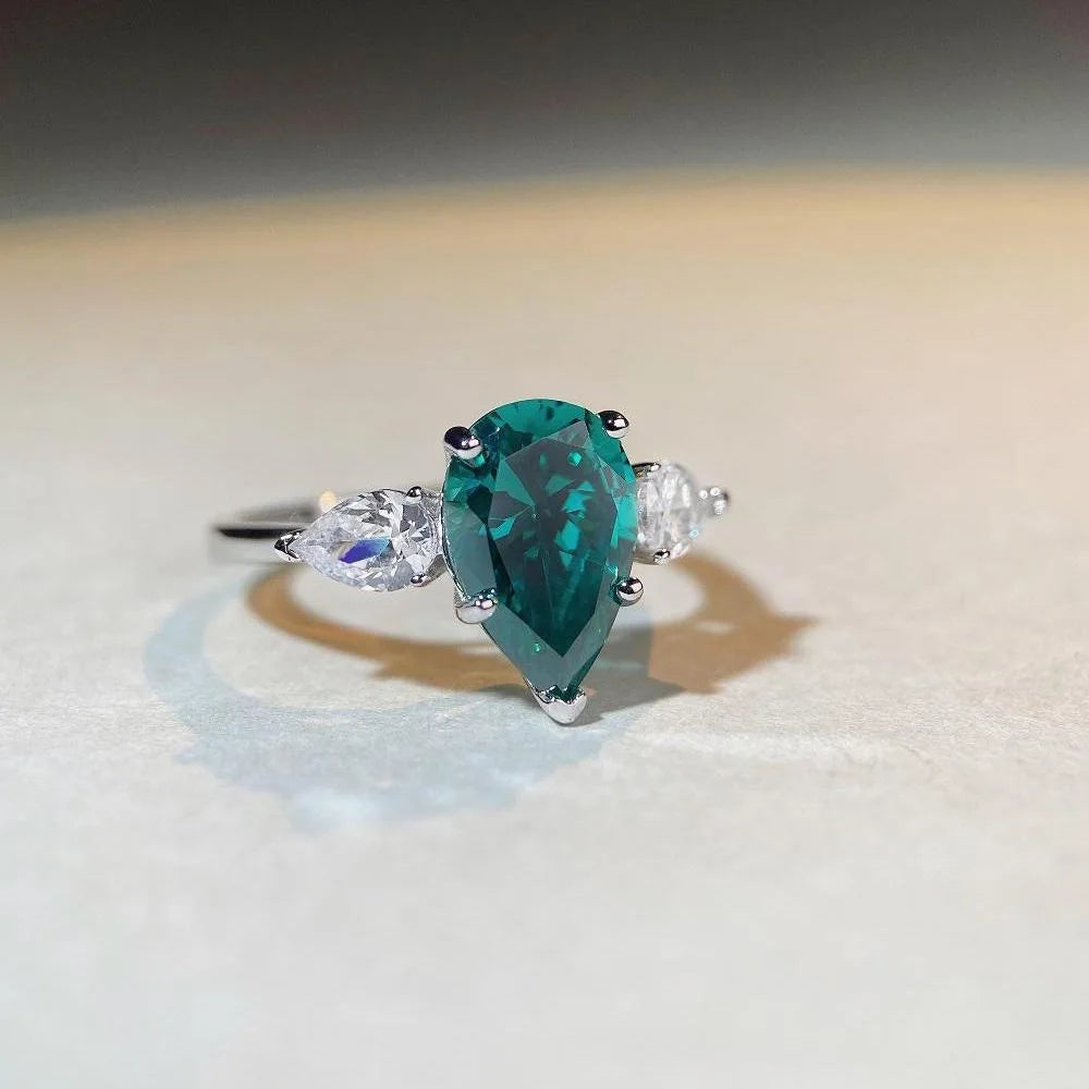 Pear-Cut Diamond & Emerald Moissanite Ring | Solid Platinum PT950 | Luxury Bridal Fine Jewelry