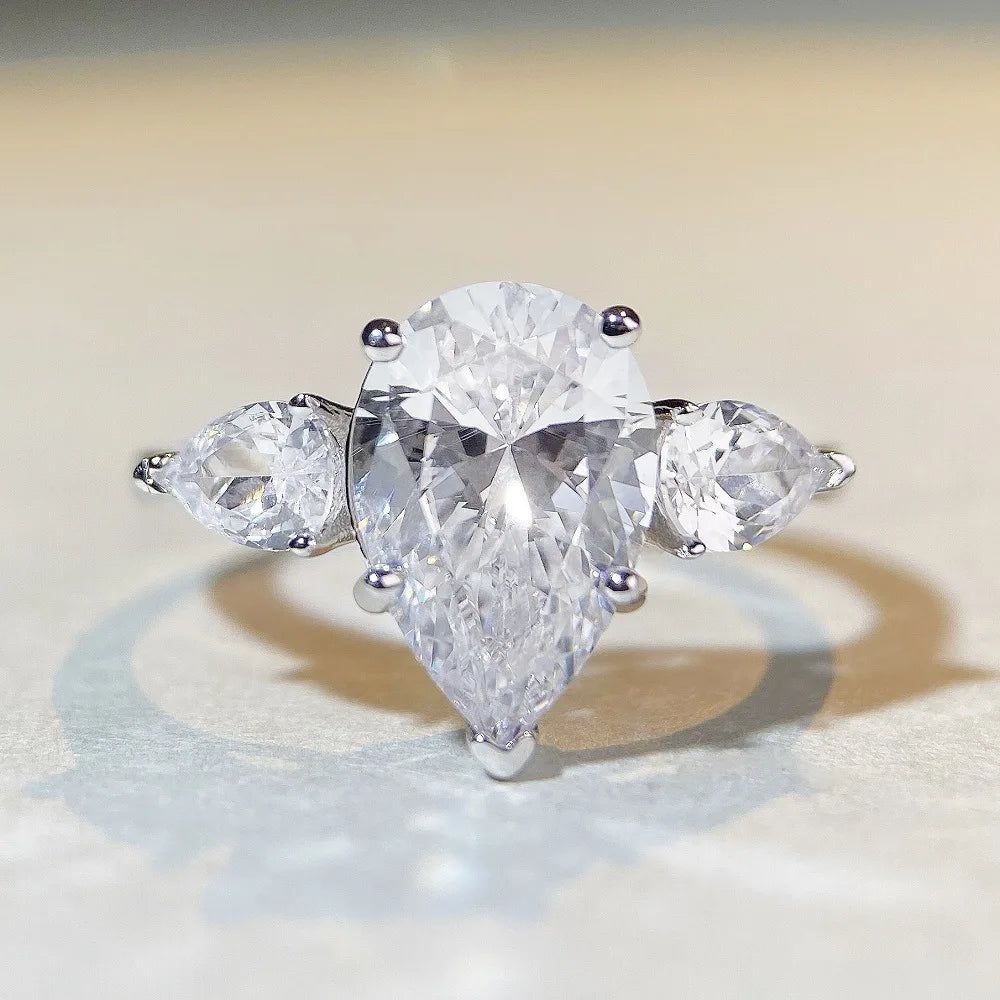 Pear-Cut Diamond & Emerald Moissanite Ring | Solid Platinum PT950 | Luxury Bridal Fine Jewelry