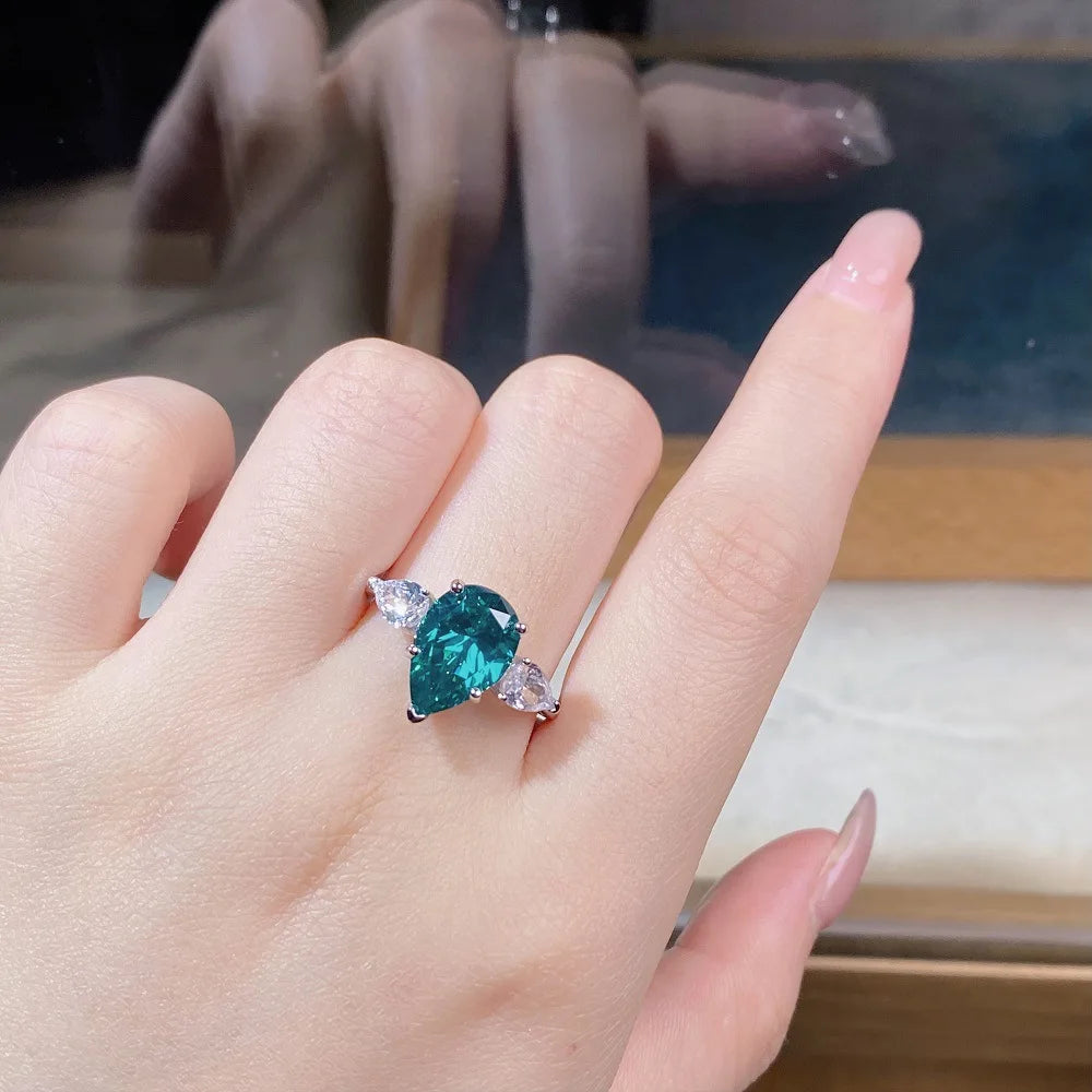 Pear-Cut Diamond & Emerald Moissanite Ring | Solid Platinum PT950 | Luxury Bridal Fine Jewelry