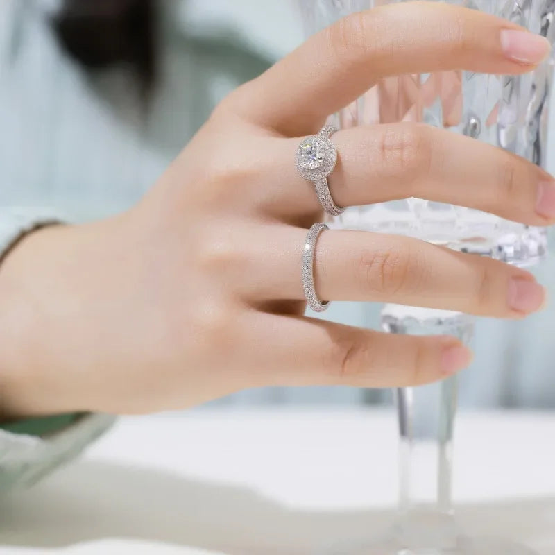 Metis Deluxe Moissanite Band Ring GRA Certificate