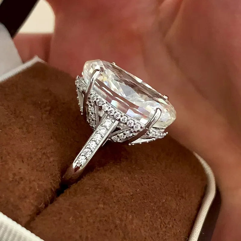 Luxury Oval 15Ct Lab Moissanite Diamond Ring 925