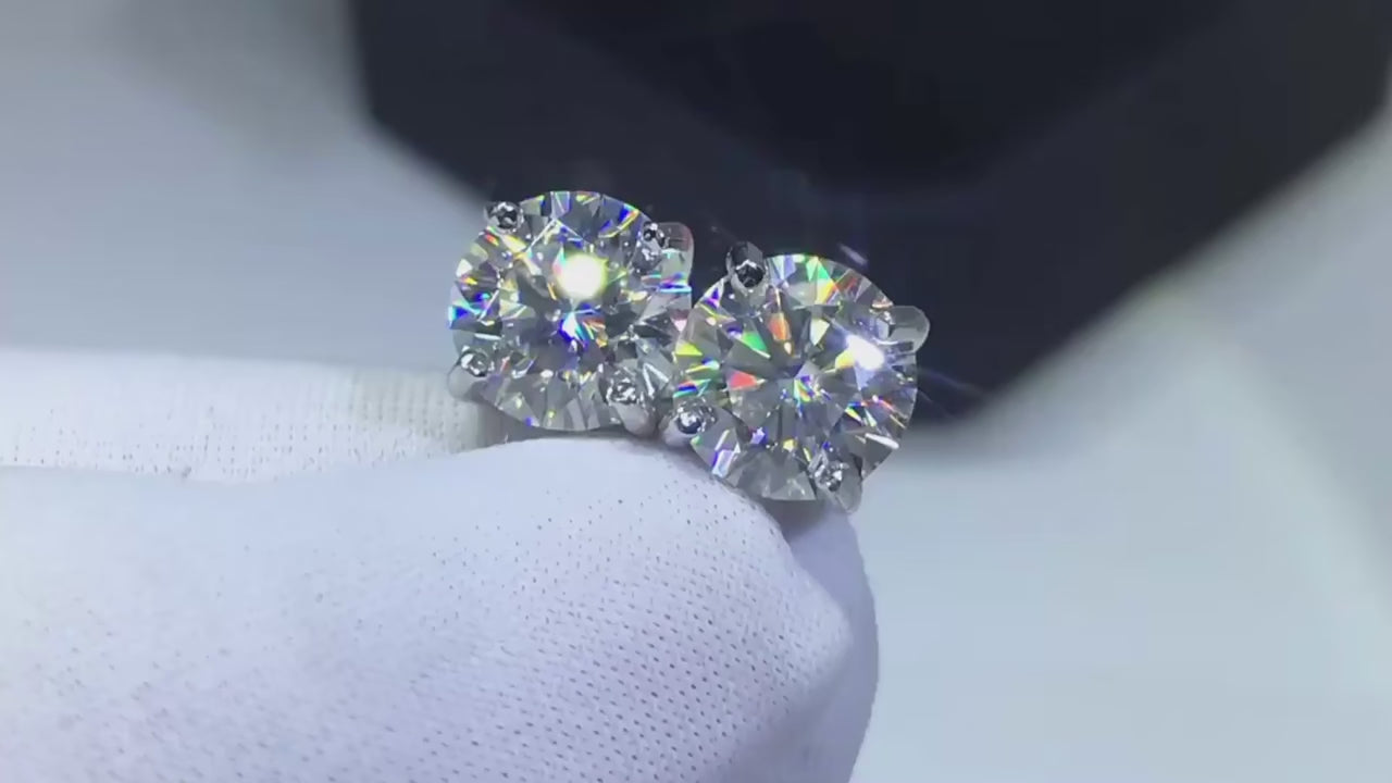 Moissanite Round Brilliant Stud Earrings | D Color | GRA Certified | Pt950 & 18K Gold